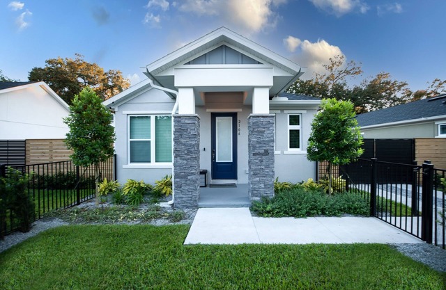 Newly Constructed Modern Pet Friendly Zen Home w/ Private Home Theater & Hot Tub! by RedAwning