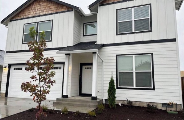 Newly constructed spacious home in Eugene/Springfield near UO and Autzen stadium
