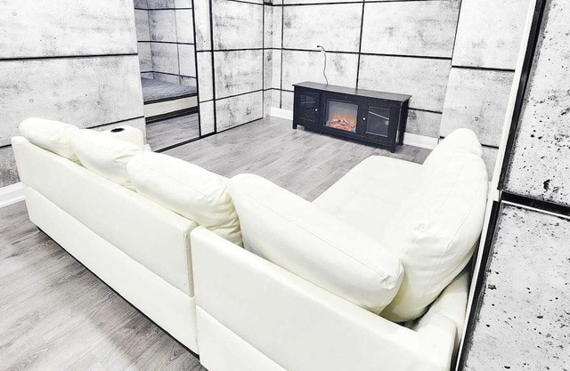 Newly Crafted Modern 1BR+Den Haven
