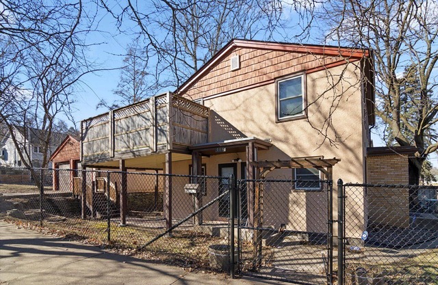 Maison récemment meublée avec terrasse spacieuse