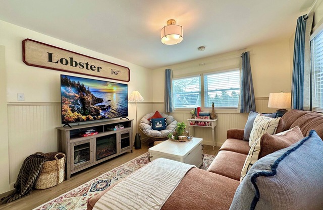 Newly Listed Cottage w/ Firepit 10 Min To Beach - Drive To Acadia & Bar Harbor!