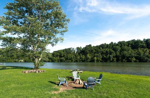 Newly Listed! Fish for Rainbow & Large Brown Trout in Clinch River! Enjoy the Firepit & More