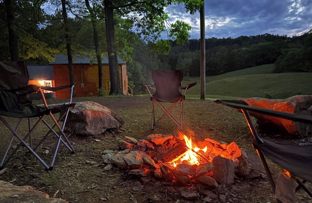 Pet & Family Friendly-2BD-1BA-Sleeps 6-8-Pond-Deck