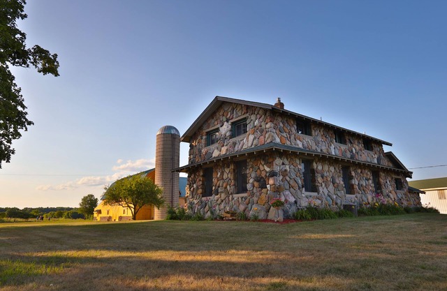 Maison en pierre récemment rénovée
