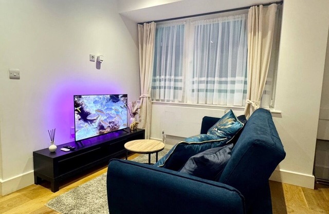 Newly Refurbished Luxurious Modern Apartment in Central Croydon