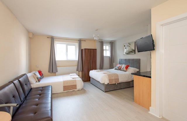 NEWLY REFURBISHED Studio, 20mins to London Bridge