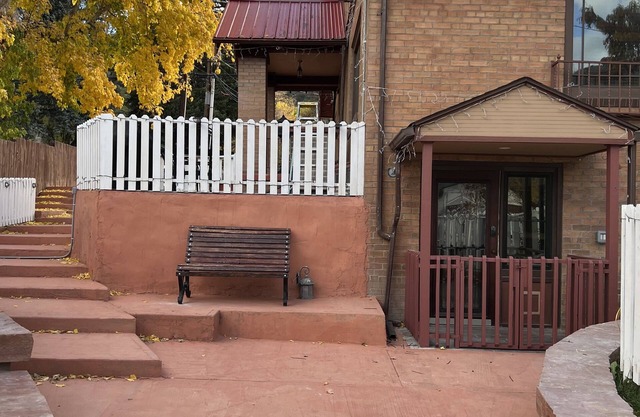 Newly remodeled modern apartment close to downtown. 1112C