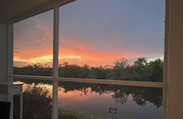 Newly remodeled 2 bedroom 2 Bath Condo in Mainsail on beautiful Marco Shores.