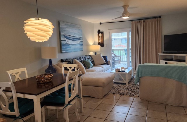 Newly remodeled 2-bedroom condo in Orange Beach with river view/covered parking.