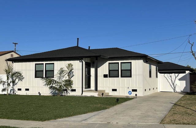 Newly Remodeled 3 Beds 2 Baths with Chef Kitchen
