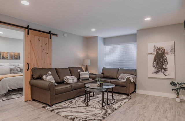 Newly Remodeled Condo at Canyons Village-Video Tour https://tinyurl.com/8n9z676u