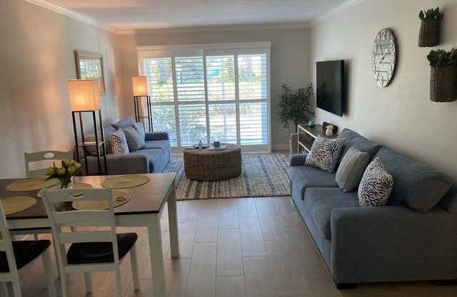 Meilleure affaire! Directement en face de la plage ~ Condo animaux acceptés