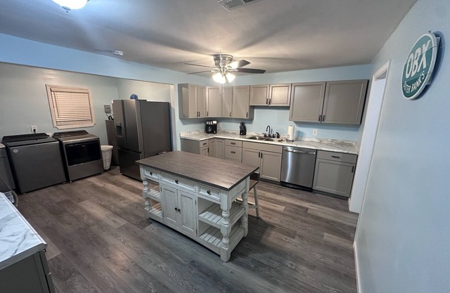 Newly Remodeled Grand Coastal Ranch, in the heart of Manteo, NC