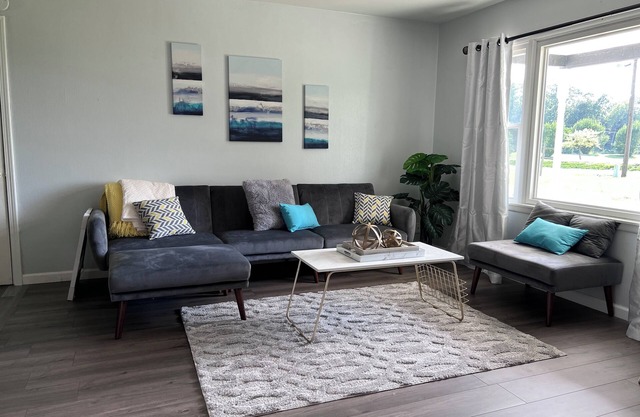 Newly Remodeled Home mins to Grand Park Sports Complex, biking & walking trails.
