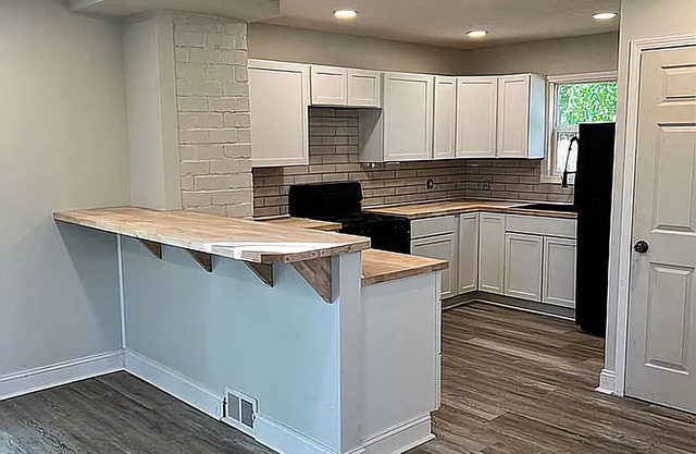 Newly remodeled Home 1.6 miles away from the hall of fame. FULLY FURNISHED!