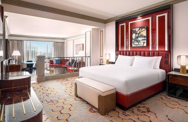 Newly Remodeled Luxury King Suite at The Venetian Resort Las Vegas