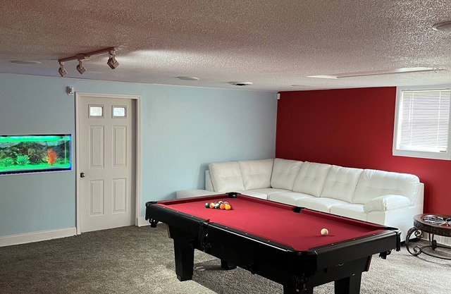 *** Newly Remodeled Mini Mansion