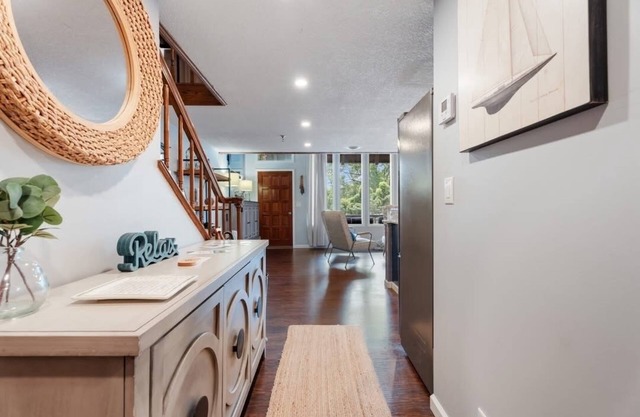Newly Remodeled- Couples Lake Retreat Condo in Shangri-La on Monkey Island, OK