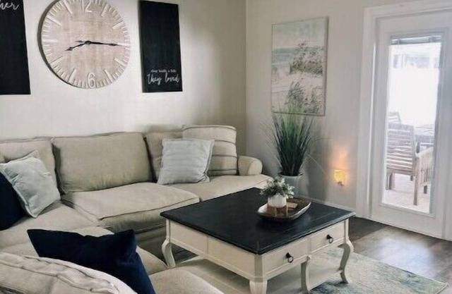 Newly remodeled beach themed home 3BR 2 BA