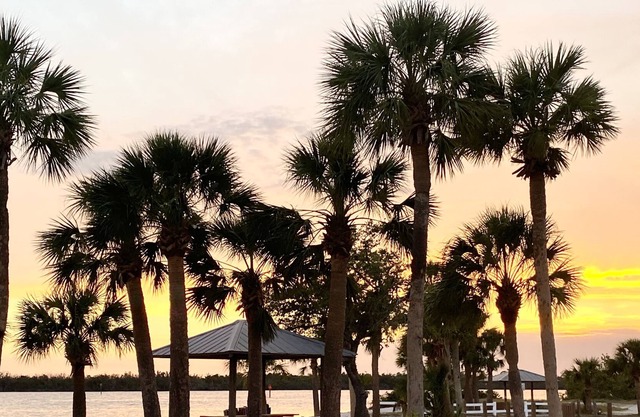 Newly remodeled waterfront home, 3 minutes to the beach