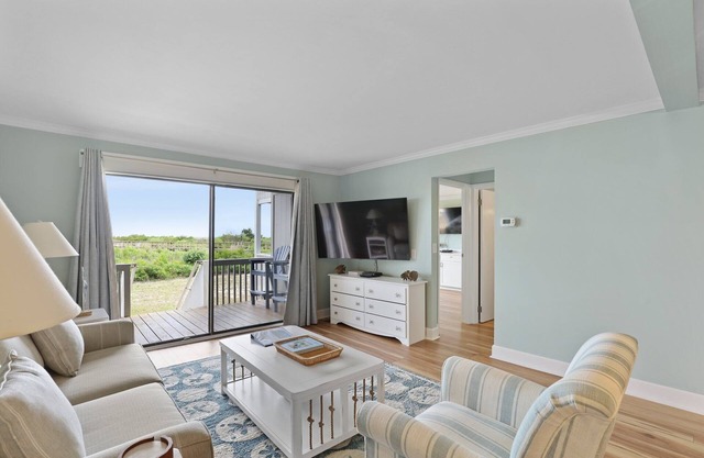 The Salty Breeze - Ocean Front 1 Bedroom