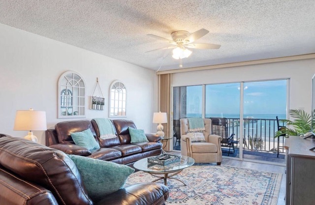 Récemment rénové! Condo 3Br / 2Bath 305