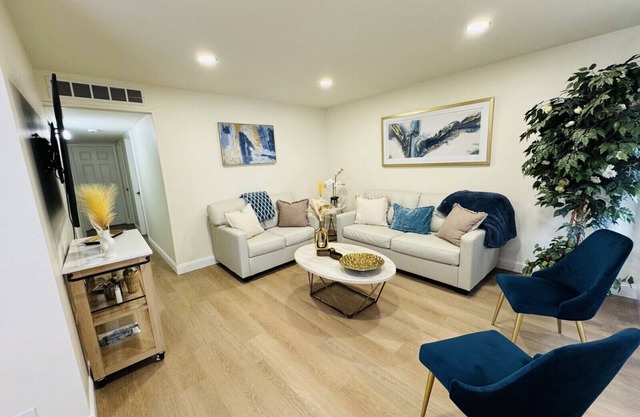 Newly Renovated 3-bd house in Ferndale minutes away from the dazzling downtown