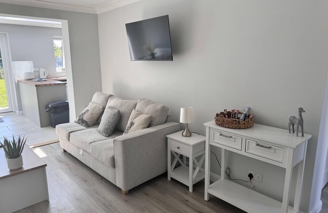 newly renovated 3 bed house near beach in heacham
