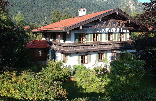 Récemment rénové 340m² villa avec un grand jardin à 12 personnes