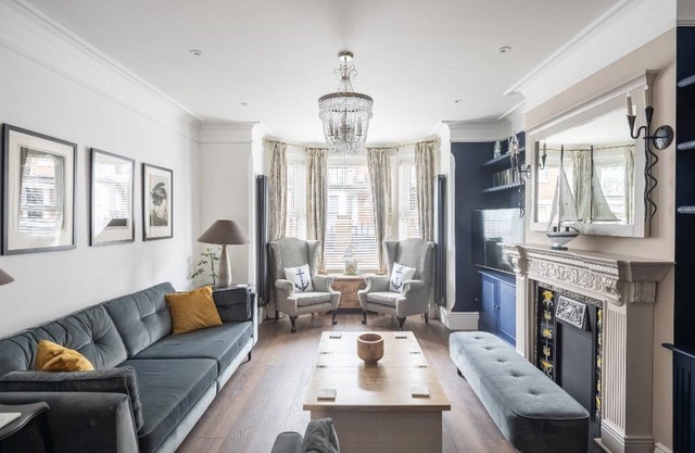 Newly Renovated and Modernised 5 Bedroomed Seaside Victorian House. Sleeps 10-12