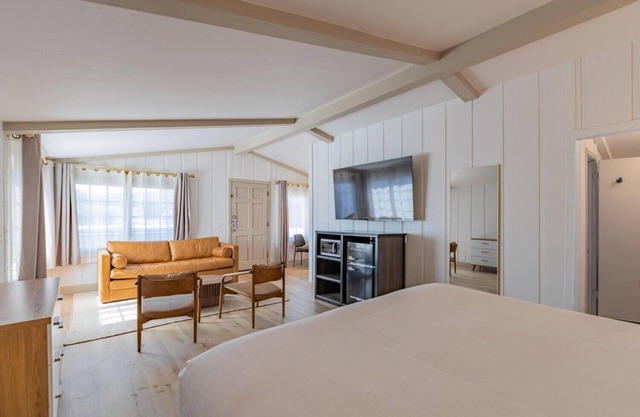 Newly renovated boutique hotel in heart of Solvang, California - dog friendly