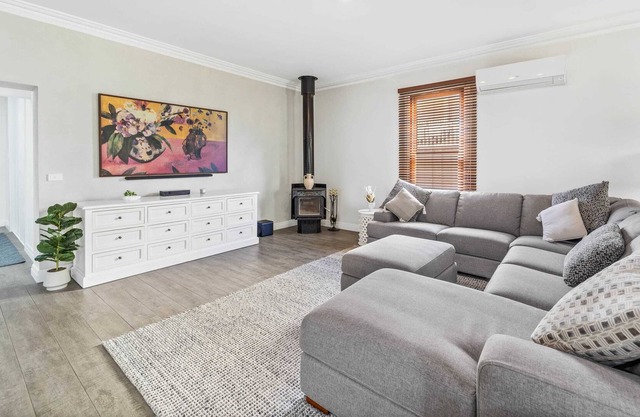 Newly Renovated Family Retreat Near City Centre