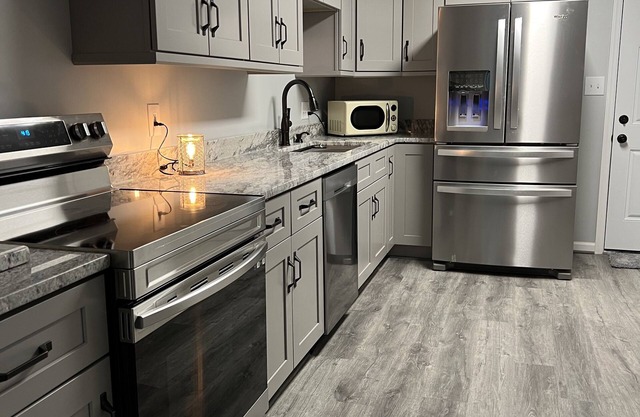 Newly renovated home away from home downtown High Point.