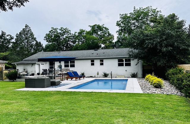 Newly renovated home with private heated saltwater pool, close to beach and UNCW