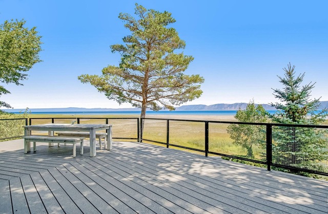 Newly Renovated Lakefront Home w/Private Beach, Deck, Elevator, Views - Dog OK