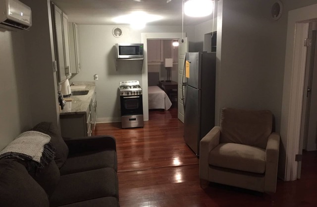 Nouvellement rénové appartement niveau inférieur Midtown Réductions à long terme!