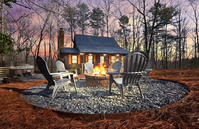 Newly Renovated Luxury Cabin w/Hot tub & Fire pit!