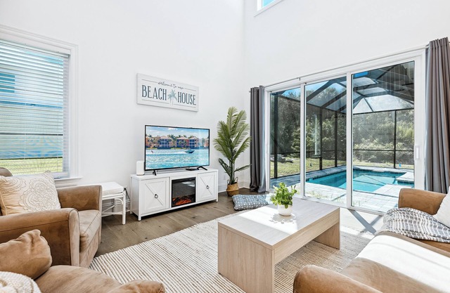 Newly Renovated Near Beach-House w/ Private Pool & Lanai w/ BBQ