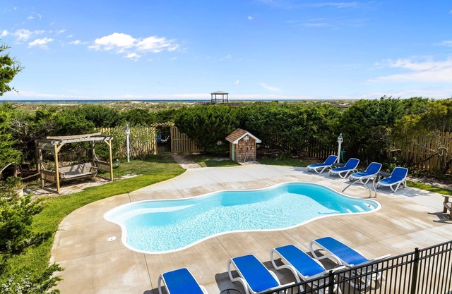 The Point Retreat – Pool, Ocean Views & Private Beach Access, Emerald Isle