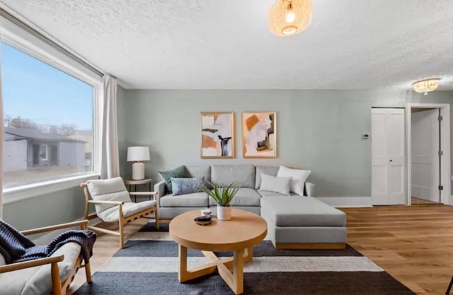 Newly Renovated |Private Yard | Close to Downtown