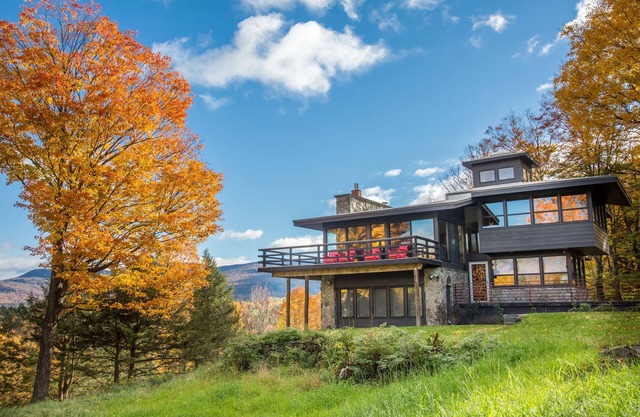NOUVELLEMENT RÉNOVÉ Chic maison de montagne moderne avec randonnée et raquette sur la propriété