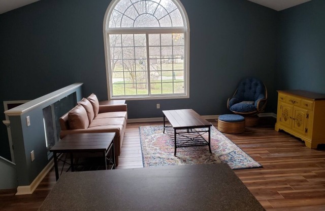 Newly renovated ranch home 8 miles from Saugatuck beaches, orchards & wineries.
