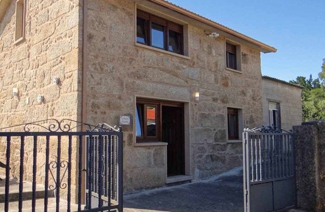 Newly renovated rural house in Canedo with terrace