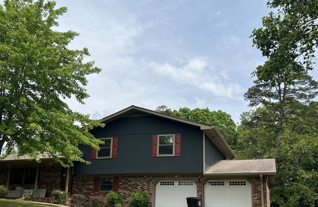 Newly Renovated Spacious House--15miles to downtown