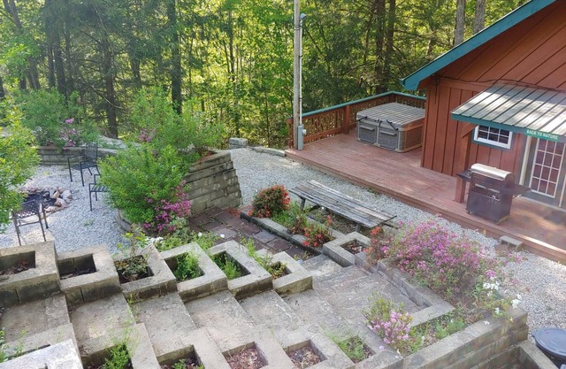 Newly renovated, secluded cabin, Unique Stone Work in Front Yard