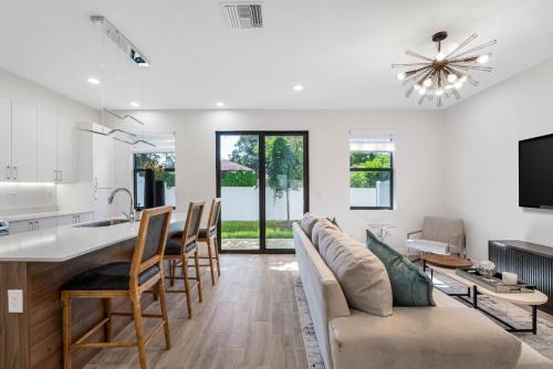 Newly Renovated Tampa Townhouse Prime Location