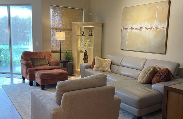 Newly renovated 2-bedroom Coach Home in Golf Community near the Beach