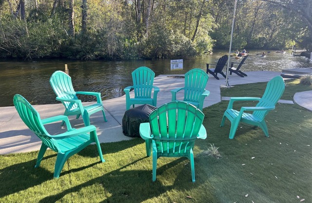 *Newly Renovated!* Weeki Wachee Main River w/ Kayaks