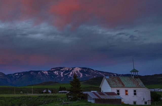 Little Yampa Schoolhouse -Renovated & Restored!