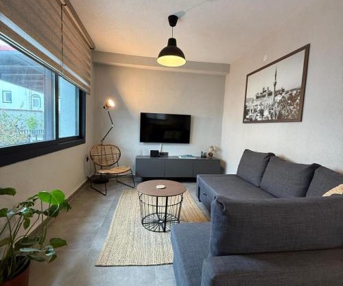NewOld Flat
